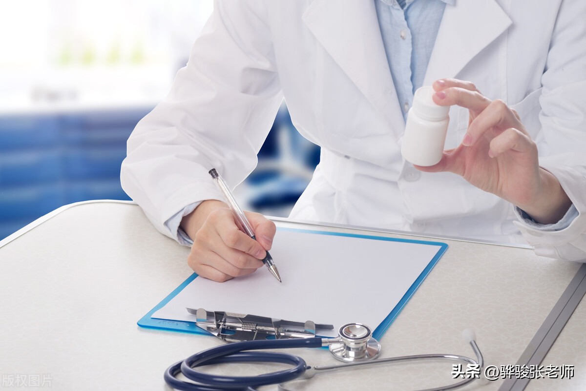 两个女儿一个妈晒38.6度，刀片嗓子水泥封鼻，谁说是感冒跟谁急！