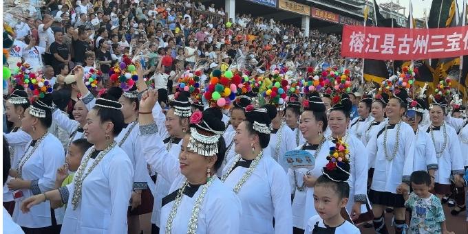 贵州村超成为足球界一股清流,贵州村超球场热情四射