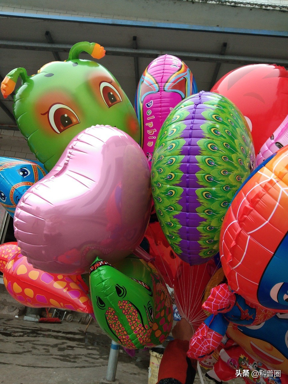 小孩玩具氢气球爆炸,儿童氢气球危险视频