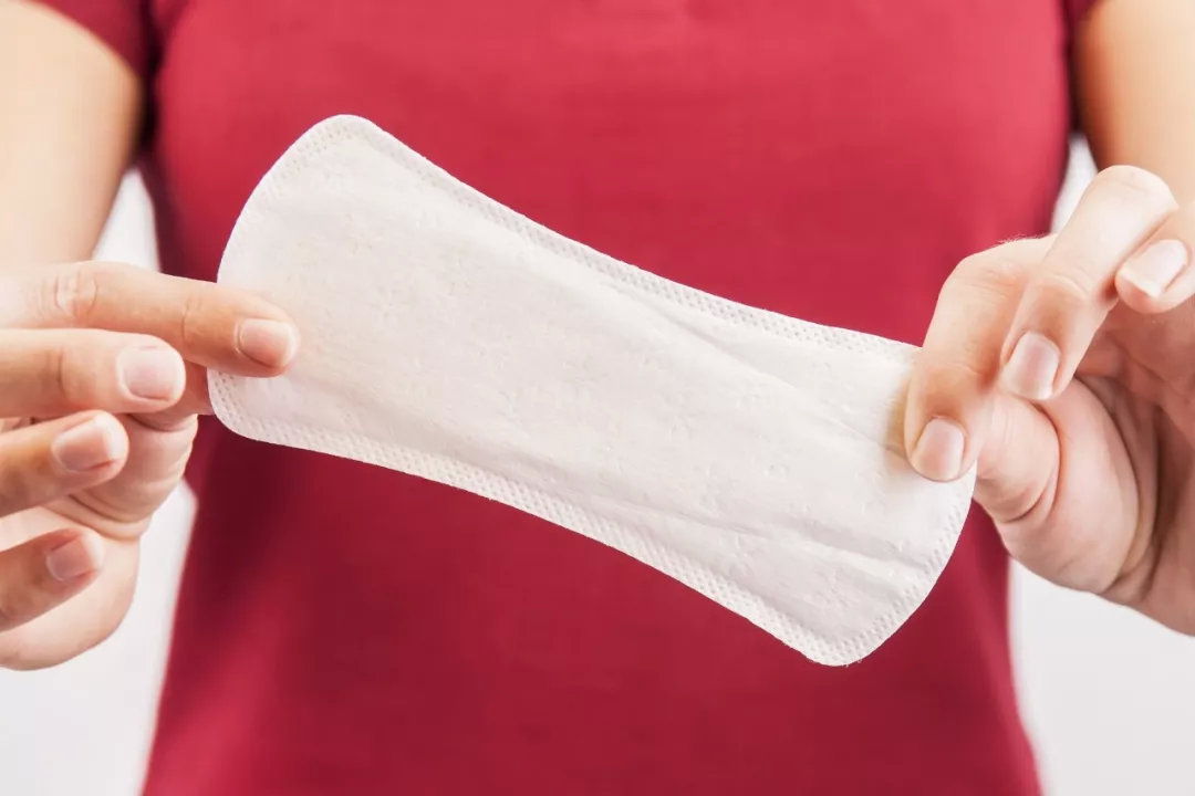 身体下面少量流血怎么回事,身体下面一直流血三年了