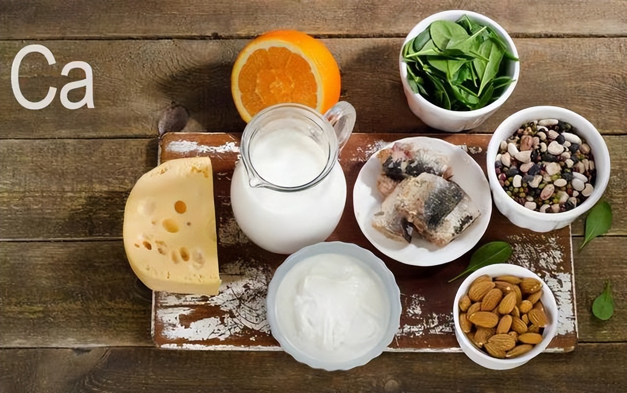 骨头汤不补钙什么食物补钙,骨头汤虾皮补钙靠谱吗