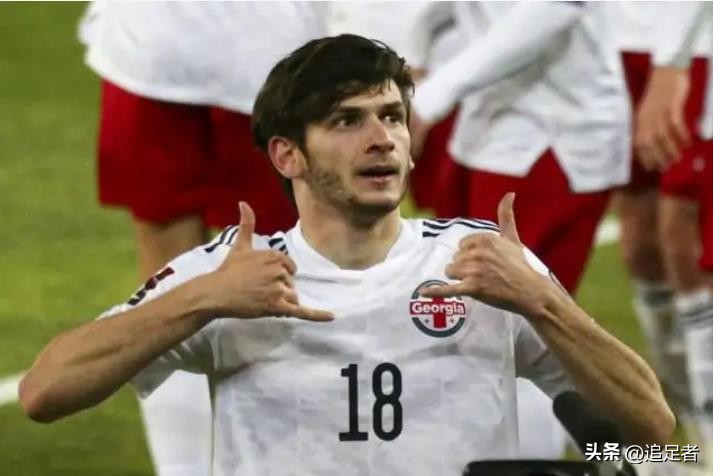 足坛现役巅峰最强十一人,克瓦拉茨赫利亚凌空抽射卡点