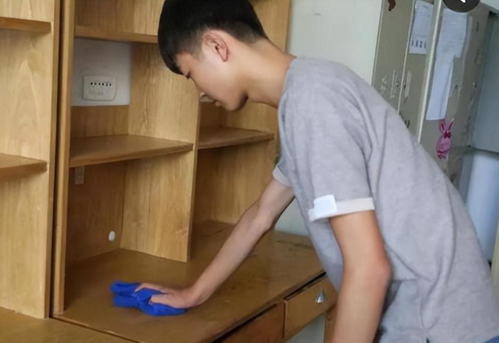 2011年6名小伙入读武汉大学，毕业才知从未被录取，被骗30多万