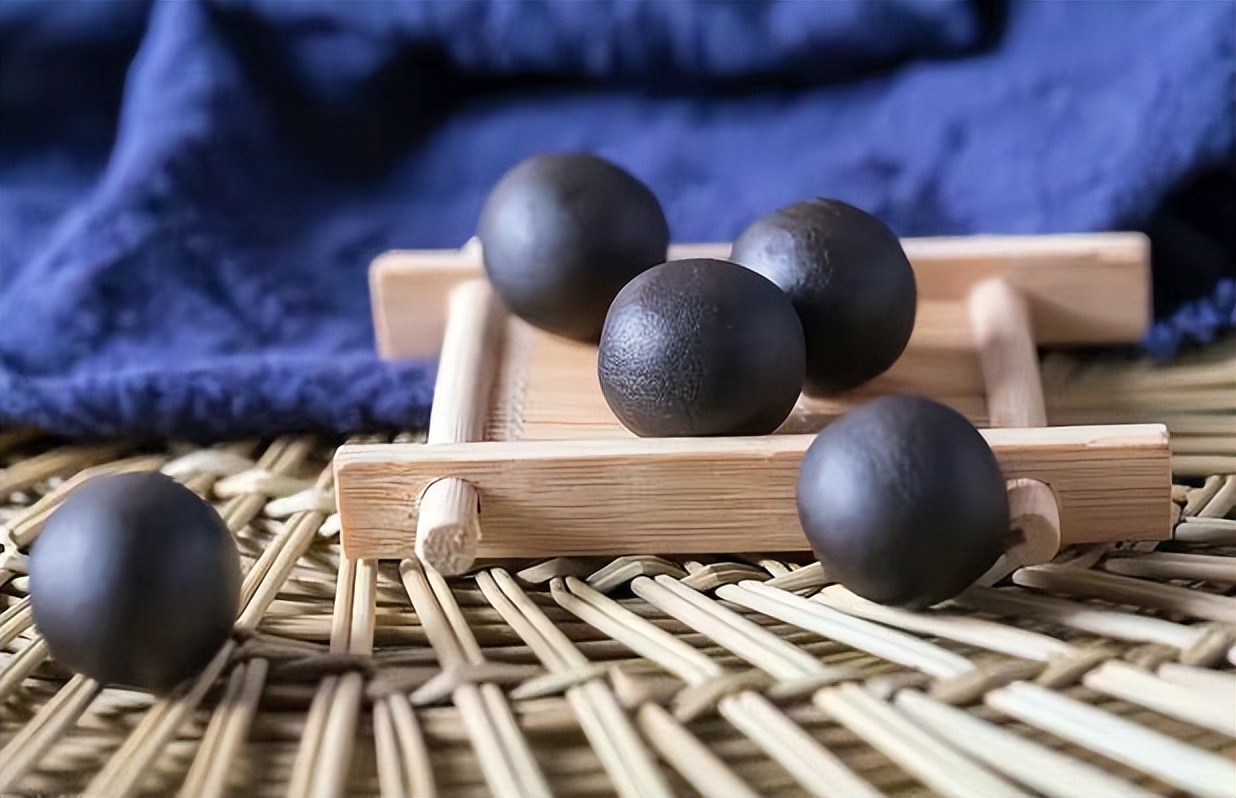 六味地黄丸只能补肾吗？医生：男性常吃，或可改善4大问题