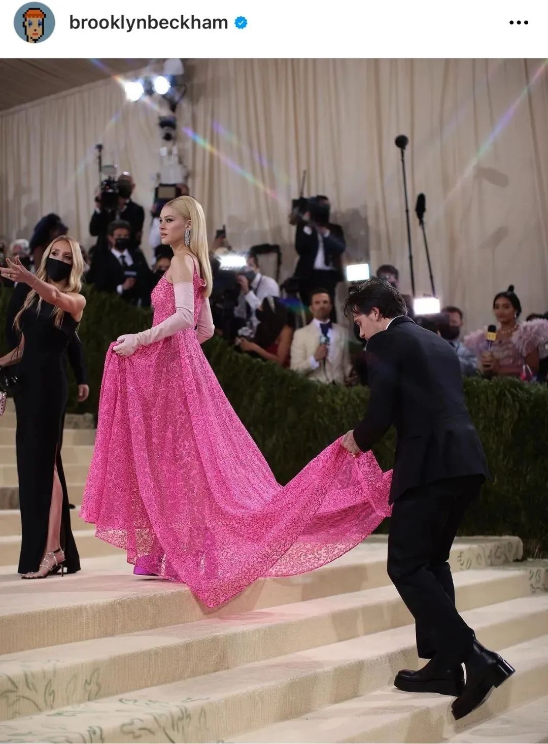 美国巨富千金VS英国名人公子，顶豪家族的婚礼到底有多震撼？