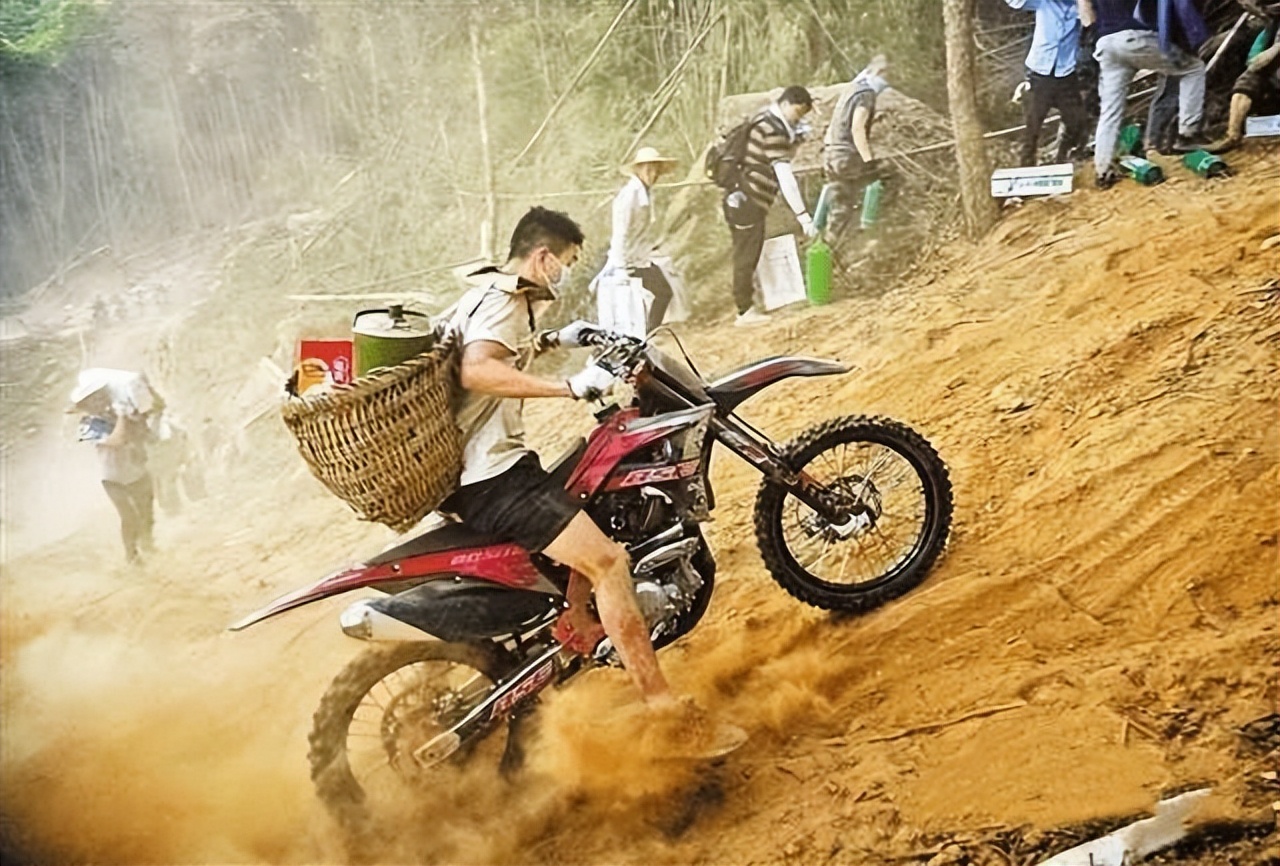 吐槽狂飙摩托车,小排量摩托车被鄙视