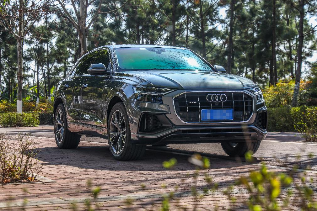 奥迪q8长期使用报告,奥迪q8臻选动感驾驶感受