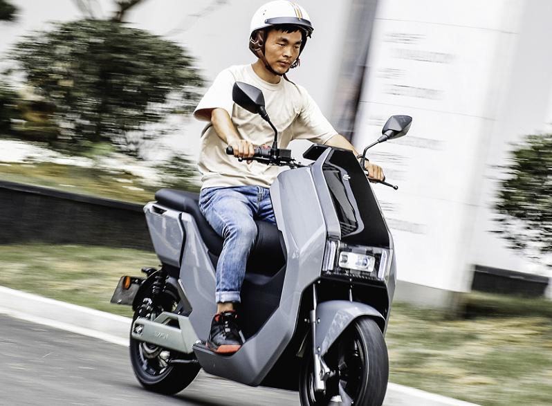 雅迪冠能小飞象3.0与哈啰b61,哈啰a86与雅迪dq6对比