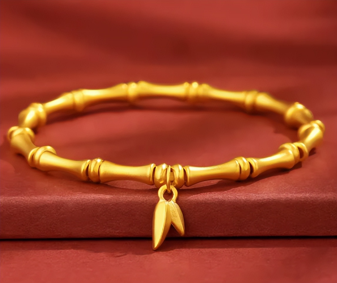 2022本命年虎戴什么黄金饰物好,本命年黄金转运珠戴左手还是右手