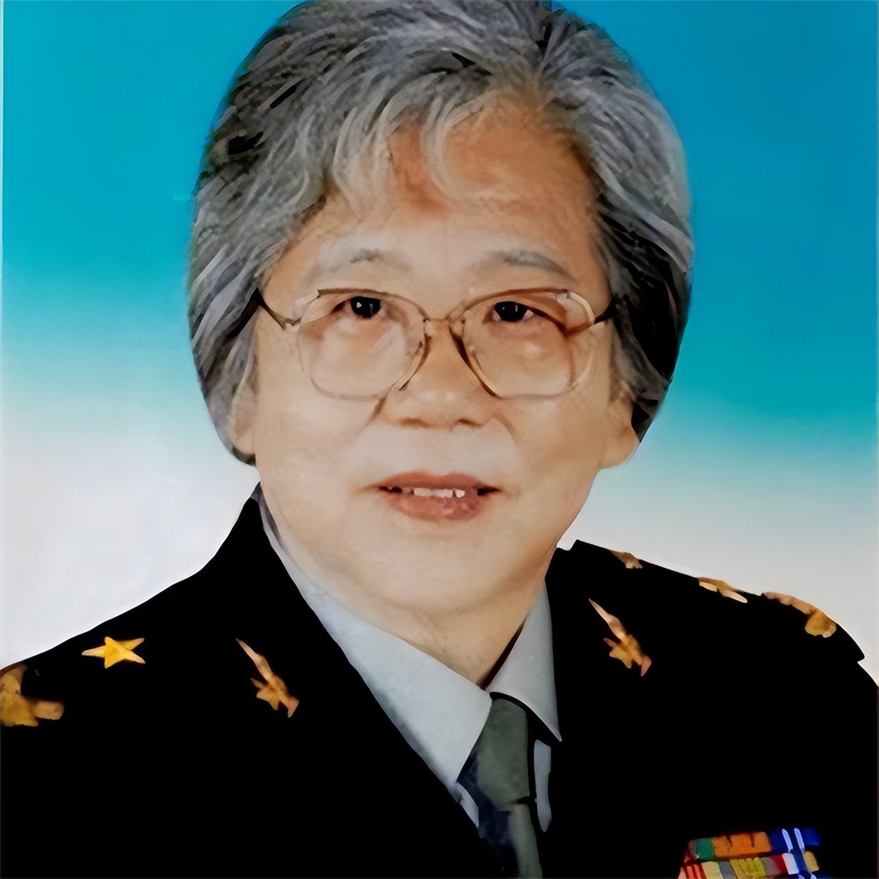 彭老总一生无子女，对侄女视同己出，闲聊时交代身后事