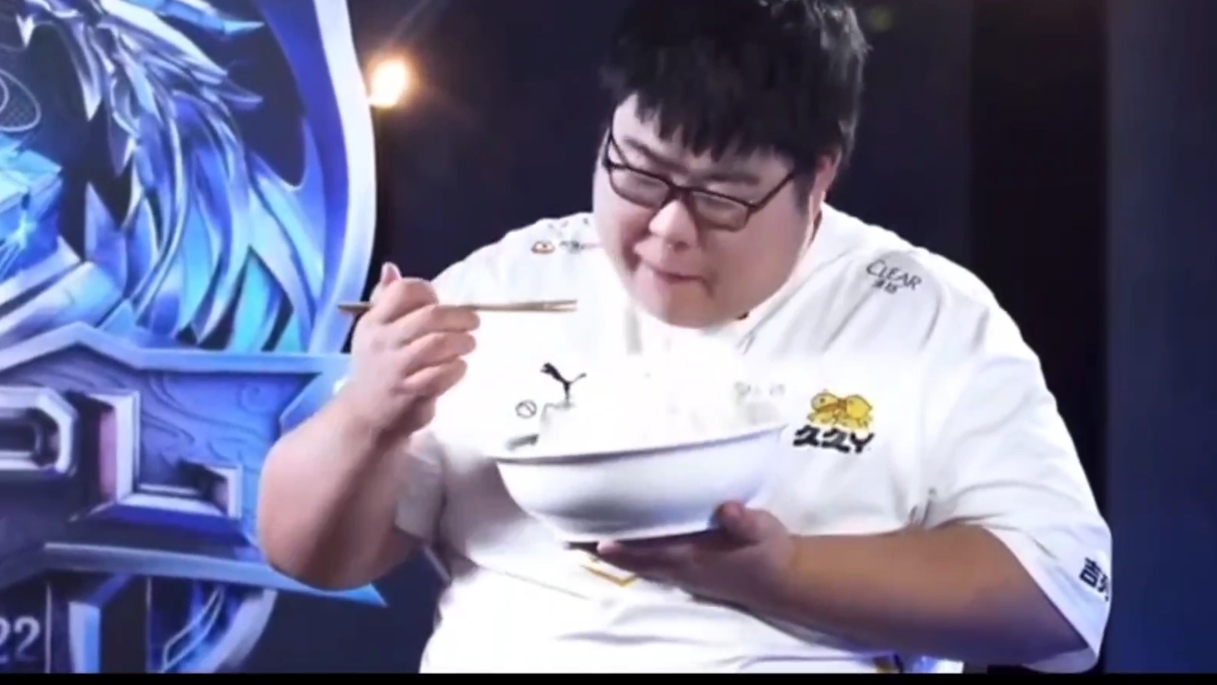 雷霆杯搞事情，“你的打野太香了”指的哪位选手？花海惨遭调侃