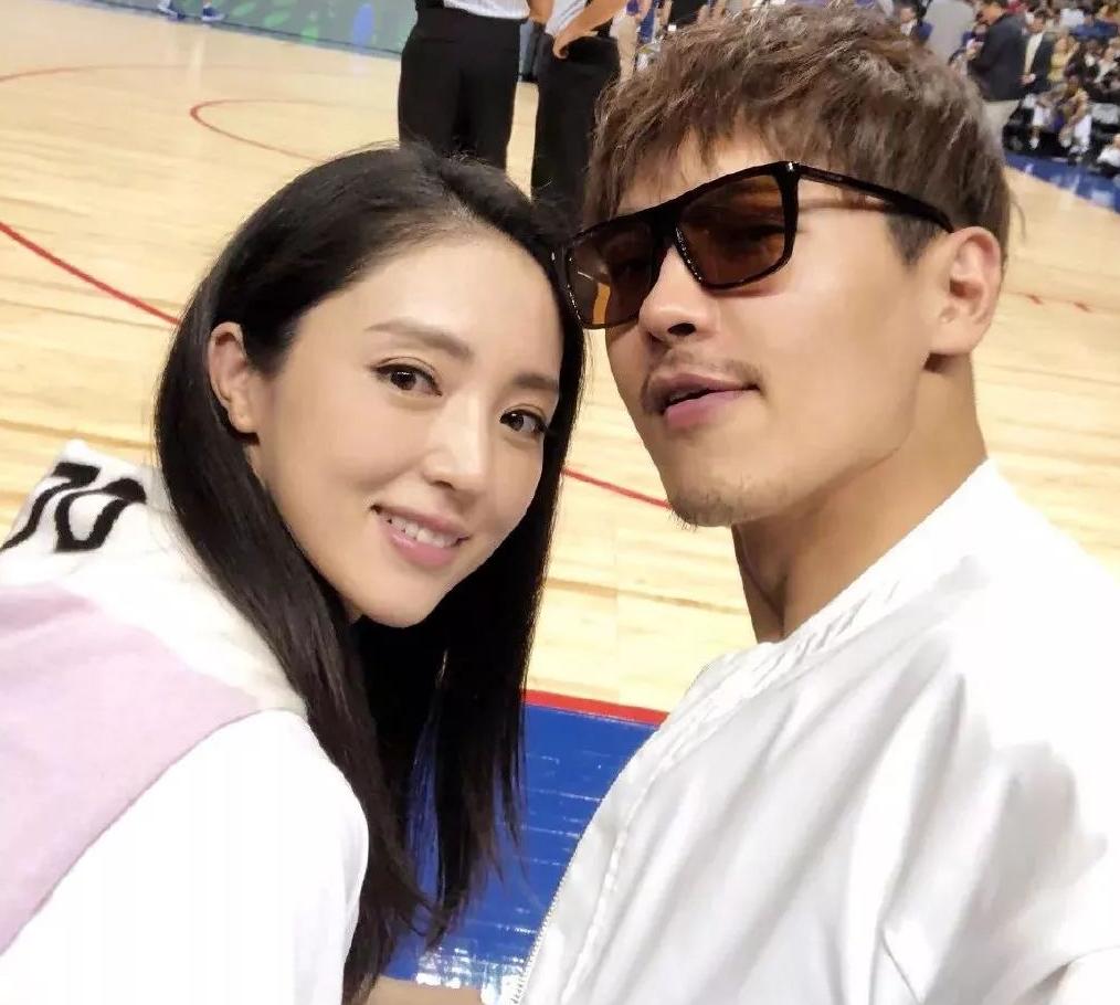 董璇高云翔离婚了没,董璇与高云翔离婚后现身活动