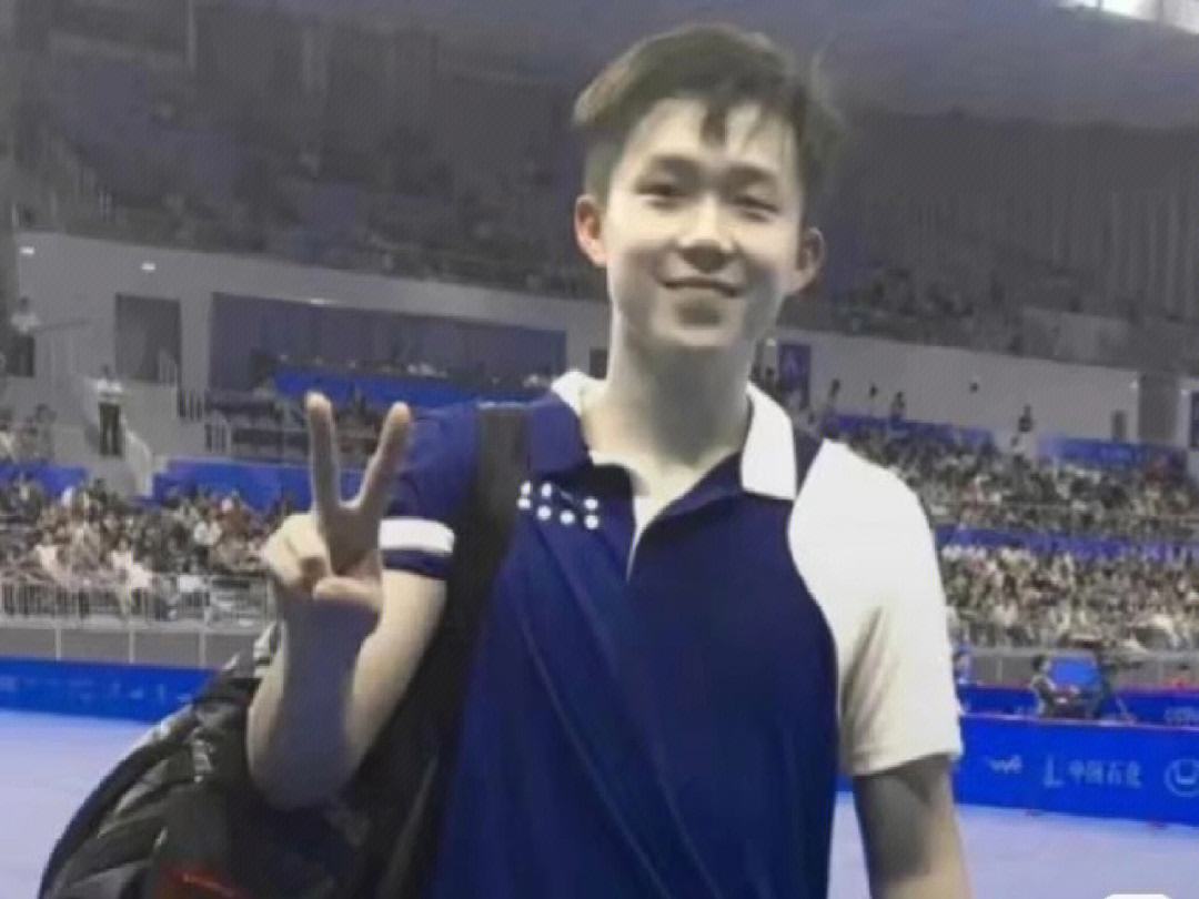 王楚钦以前谈恋爱照片,王楚钦新恋情是谁