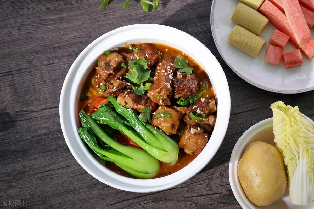 深圳鸡公煲店一个月可以赚多少钱,鸡公煲真实收入