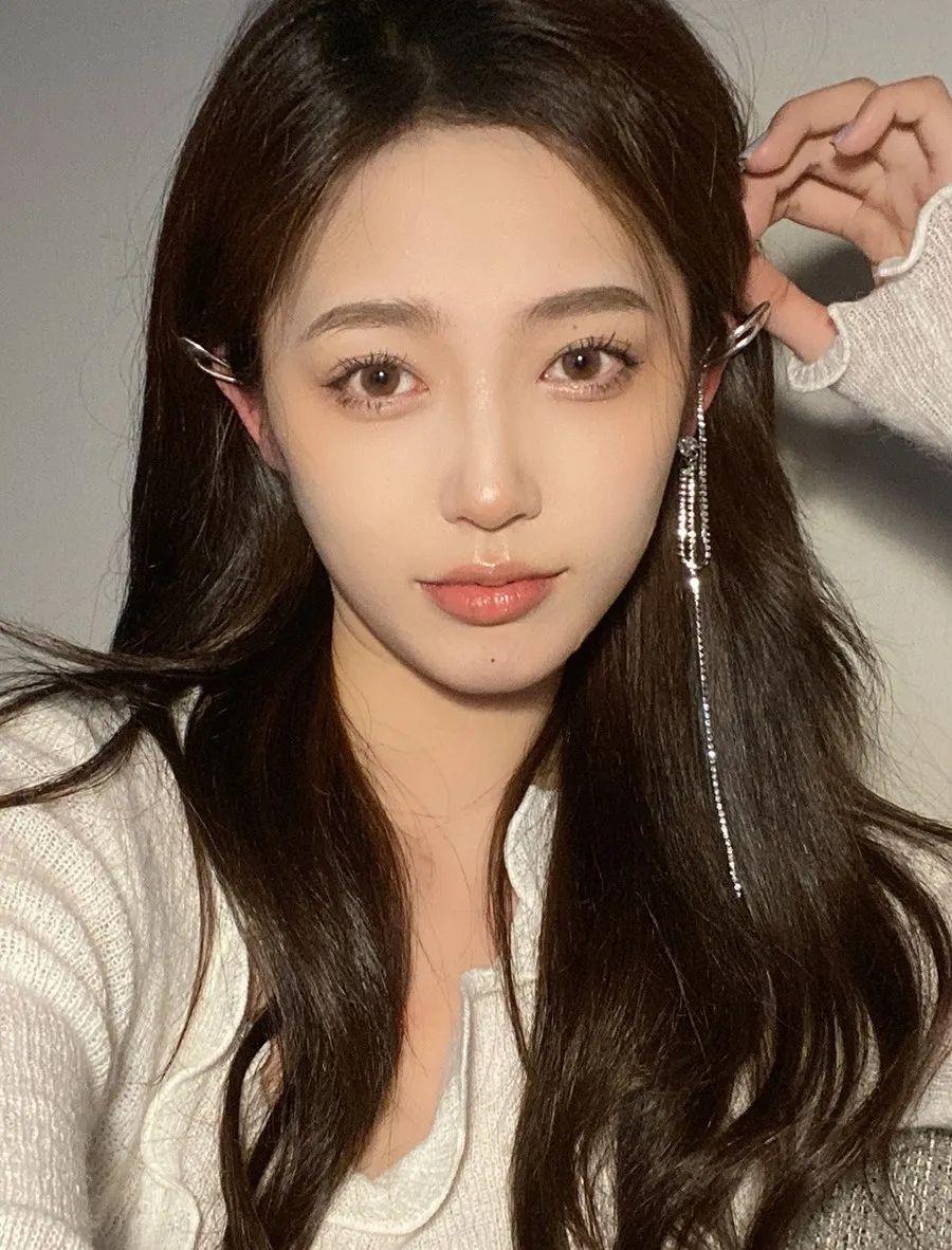 女生为了变美到底有多假动漫版,女生为了变美做整容手术