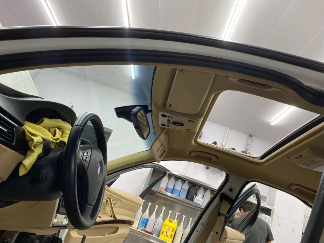 破烂不堪的废旧车变成新车的视频,宝马e90325i