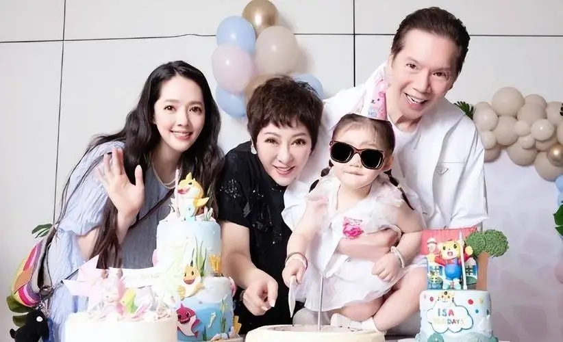 向佐跟郭碧婷的近况,向佐和郭碧婷现在什么关系