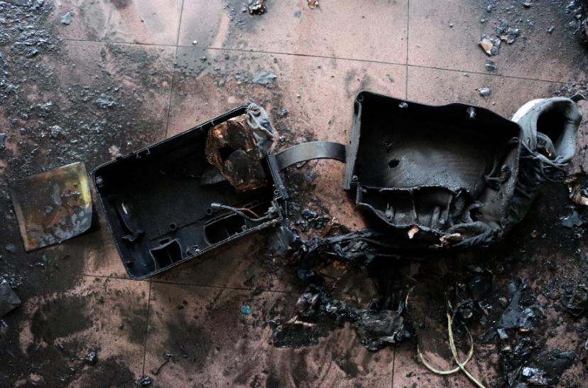 电动车私自拉线充电起火怎么处理,电动车充电起火一般是什么原因