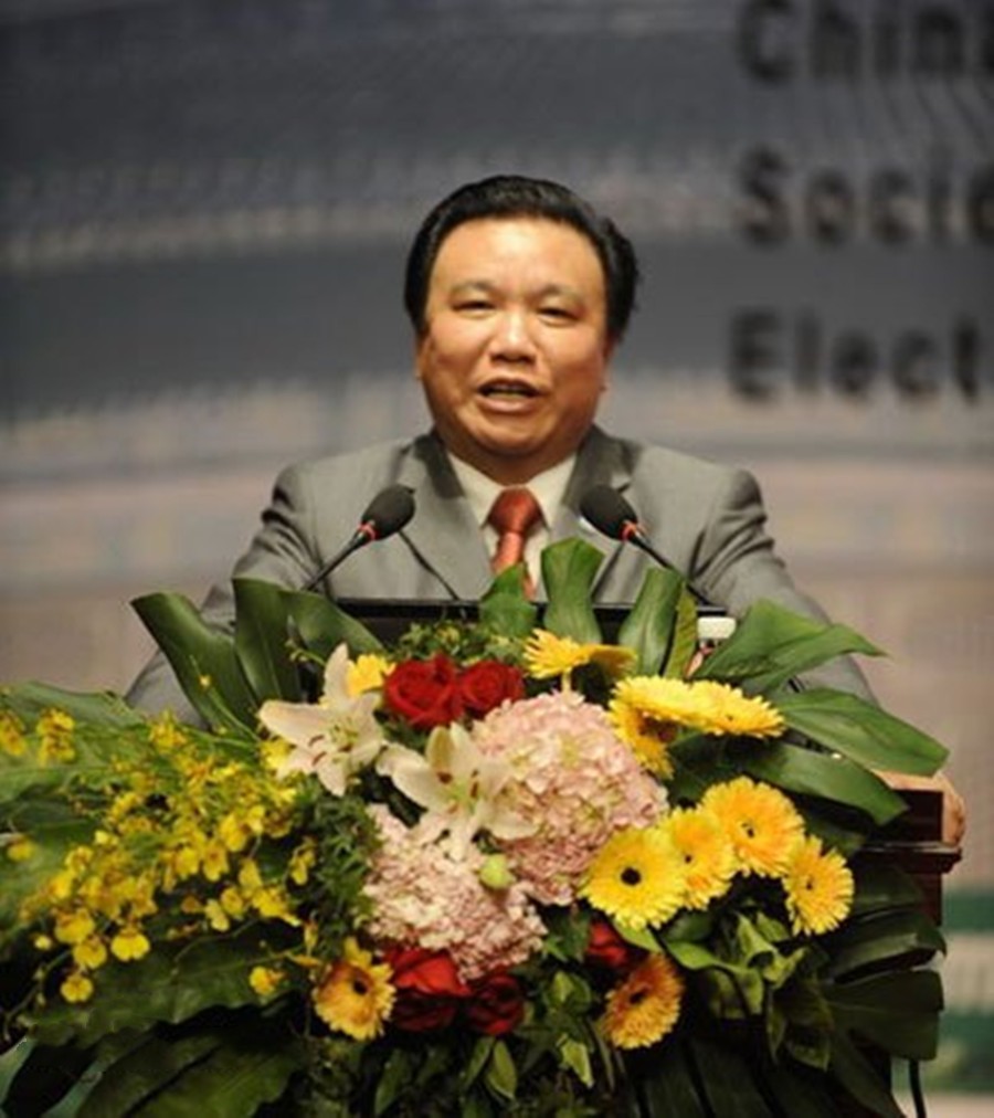 向美国捐钱的钟馨稼现状如何,钟馨稼给美国捐款