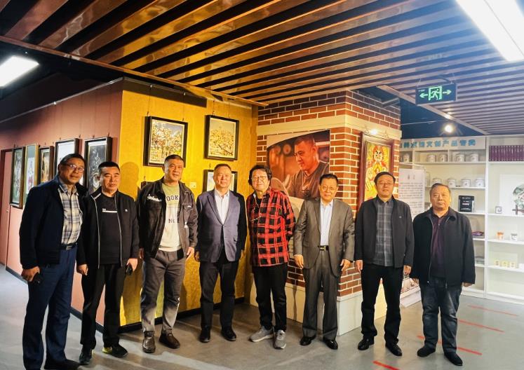 杨克瓷画展：遇见“中三彩”探寻瓷与画的完美融合