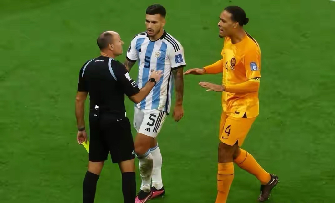 阿根廷对梅西的停赛看法,梅西和阿根廷队怒喷裁判