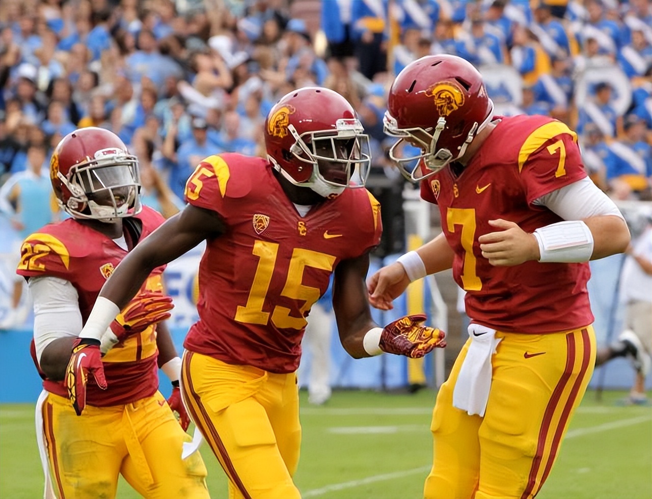 除了钱和中国人，赢在起跑线上的“网红大校”南加大还有什么？