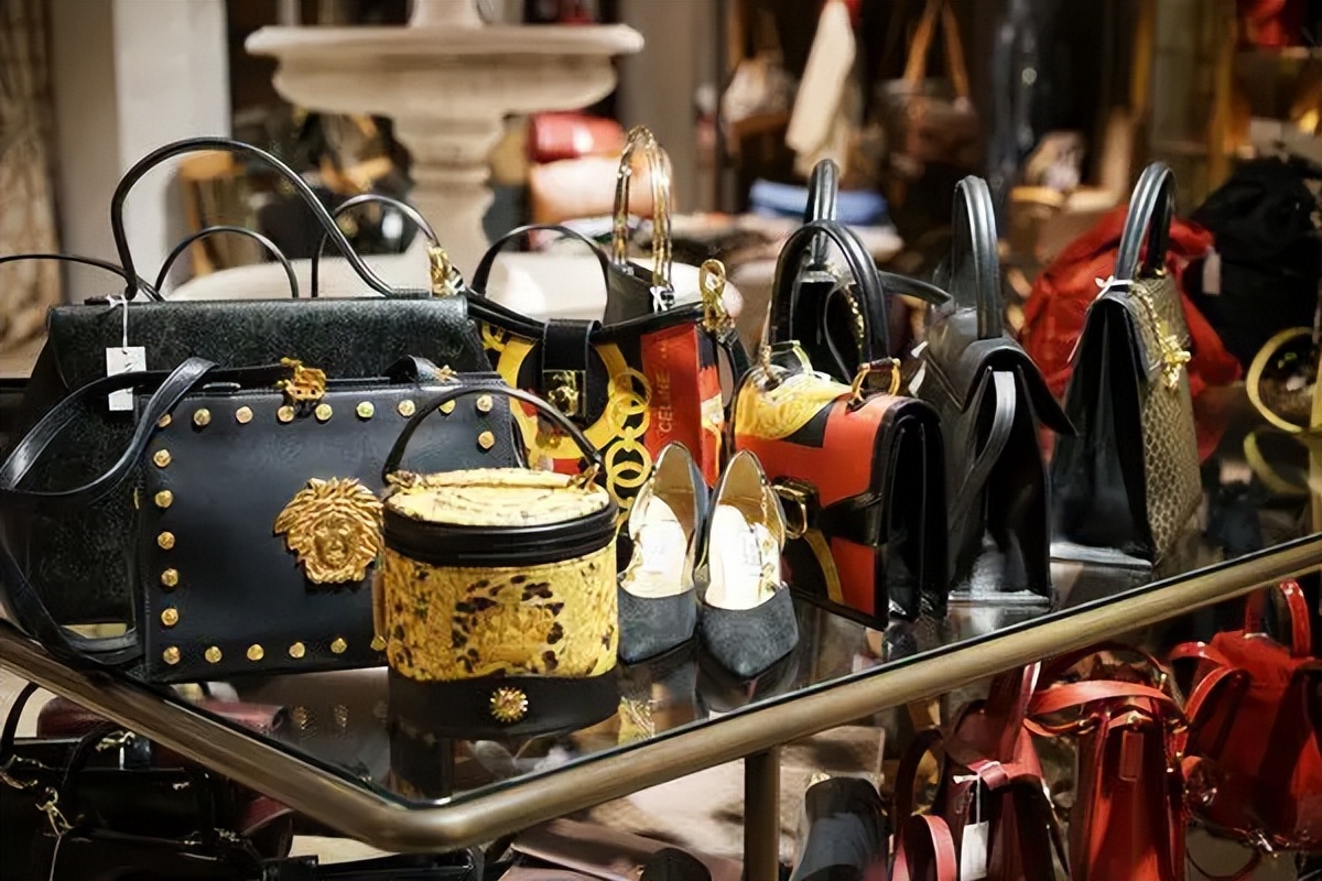 二手奢侈品不怕买到假货,那些被骗来做打假的人