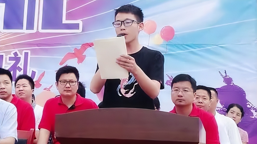 江群上清华工科实验班,寒门贵子744分考上清华