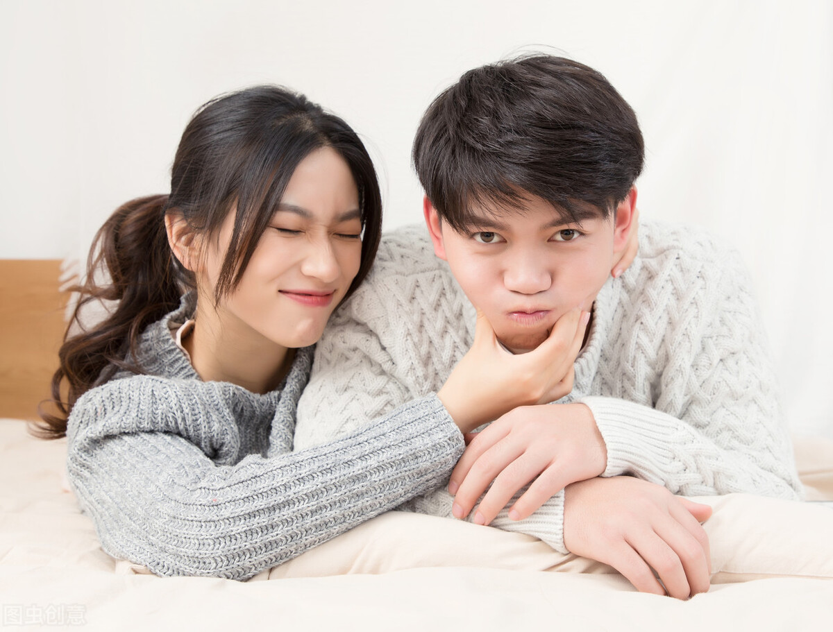 婚礼现场被亲戚指责,婚宴家人被侮辱男方大怒