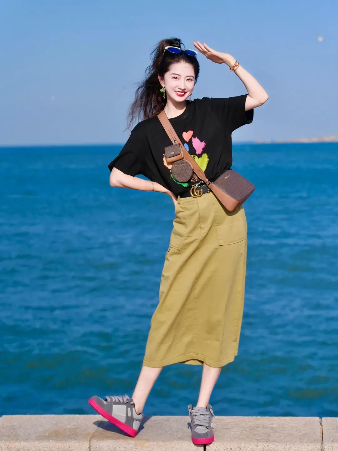 “裙子”这么穿真惊艳！不上膝、不花哨、要收腰，高级优雅又减龄