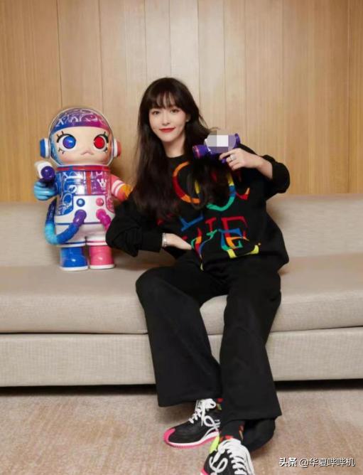 频频高调为辱华品牌站台，唐嫣是缺钱被坑了，还是明知故犯？