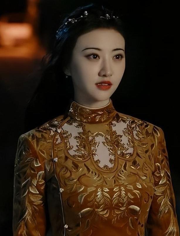 刘嘉玲关晓彤同框,穿旗袍大秀窈窕好身材