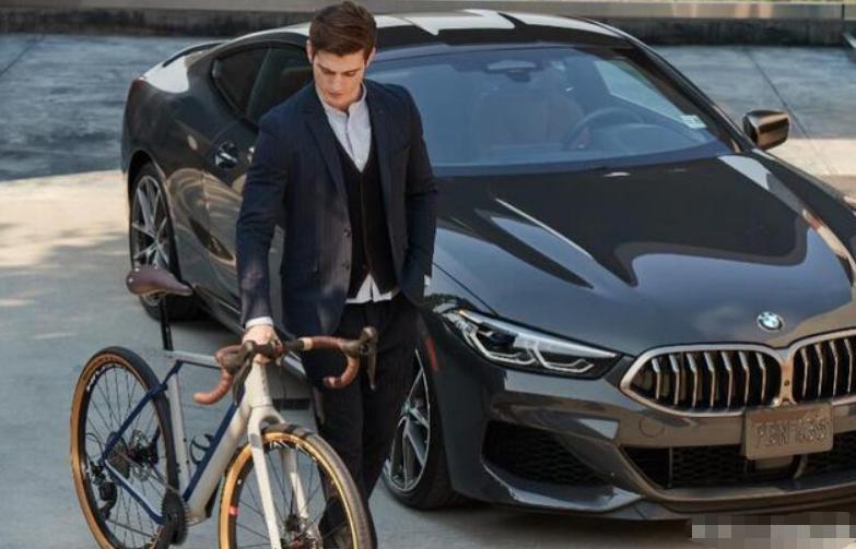 私家车走非机动车道罚多少,红绿灯路口撞到自行车谁的责任