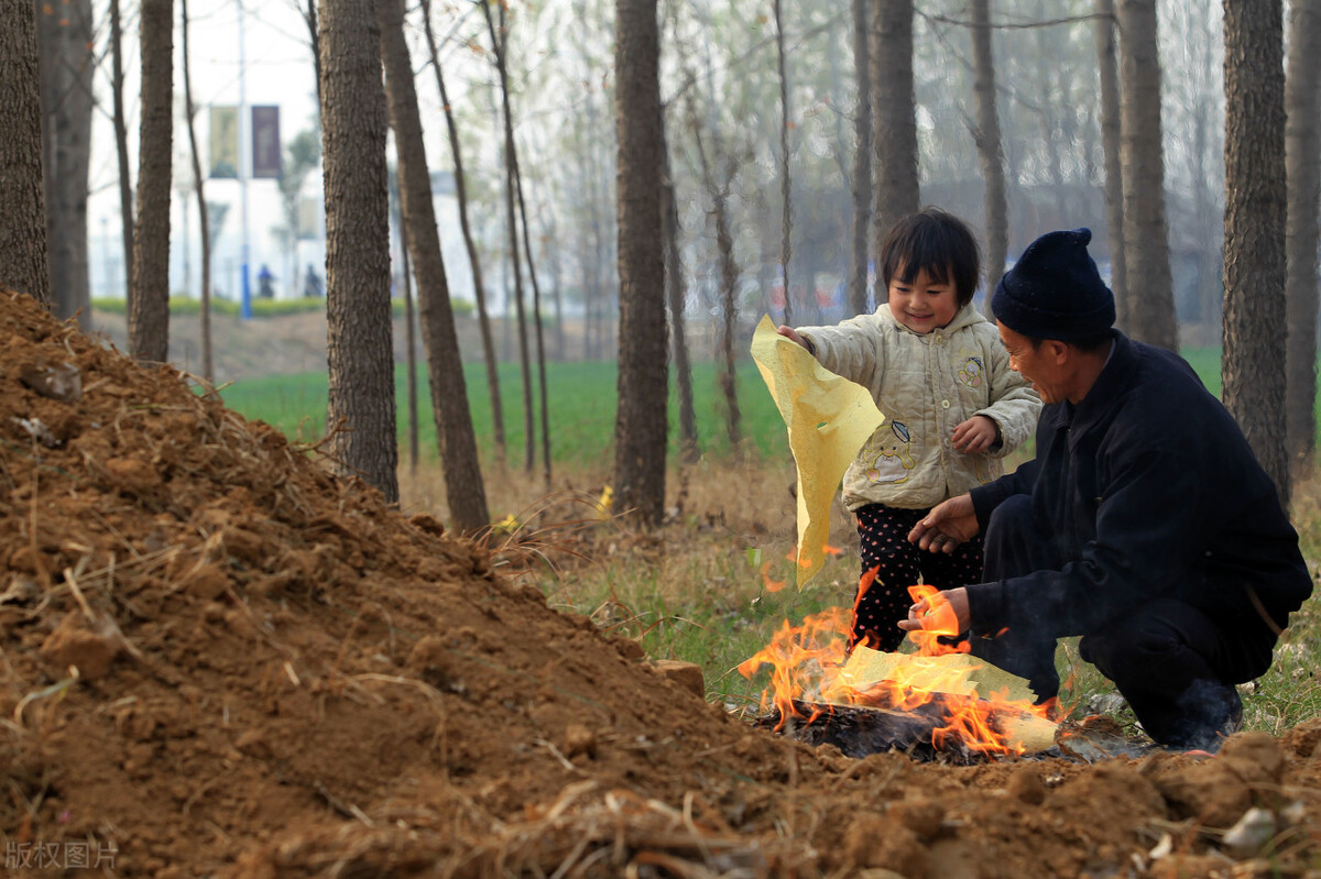 如何理解老话女婿莫上坟,女婿上坟辱先人是哪里的风俗