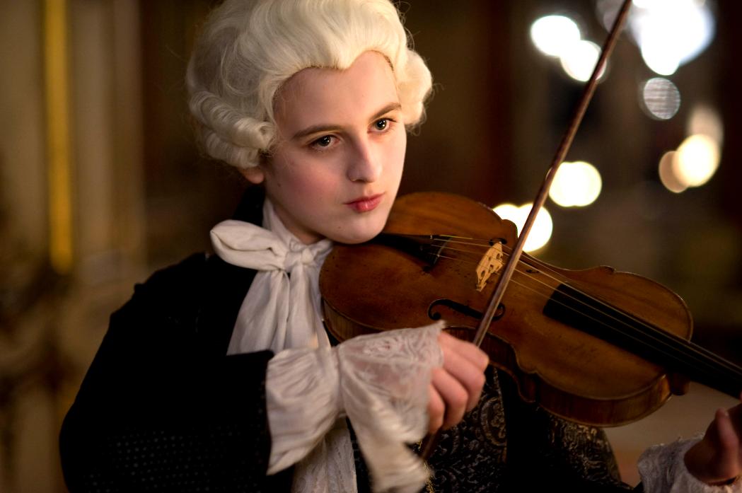 奥地利著名音乐家莫扎特，他为何能够跟贝多芬齐名？