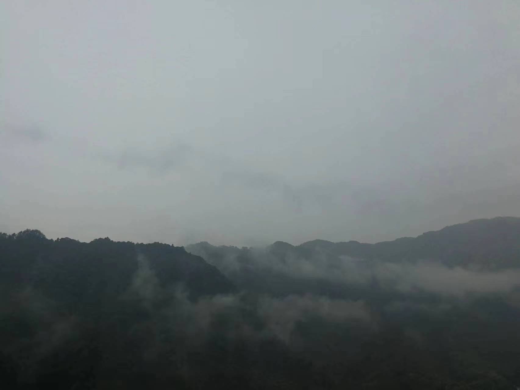 追寻红色足迹来到了英雄城,追寻红色足迹凝聚奋进力量