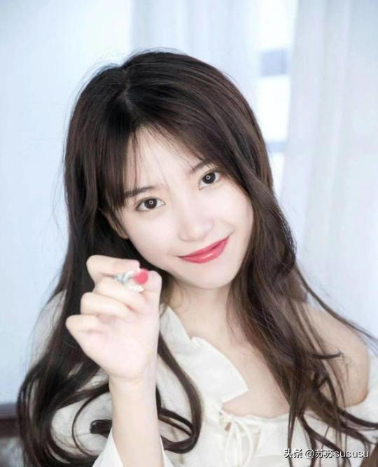 女孩子到底用多贵的护肤品,女人用很贵的护肤品真的有用嘛