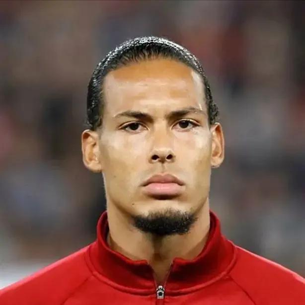 足坛满门忠烈阵容,足坛姓氏排名前十