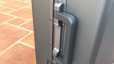 行李箱全铝的好还是pc的好,买行李箱是买铝框款还是拉链款