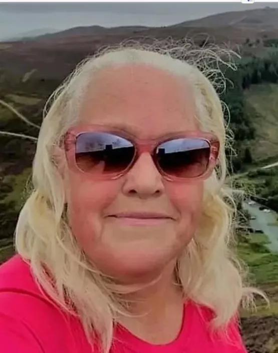 松鼠发狂咬人,松鼠疯狂咬人