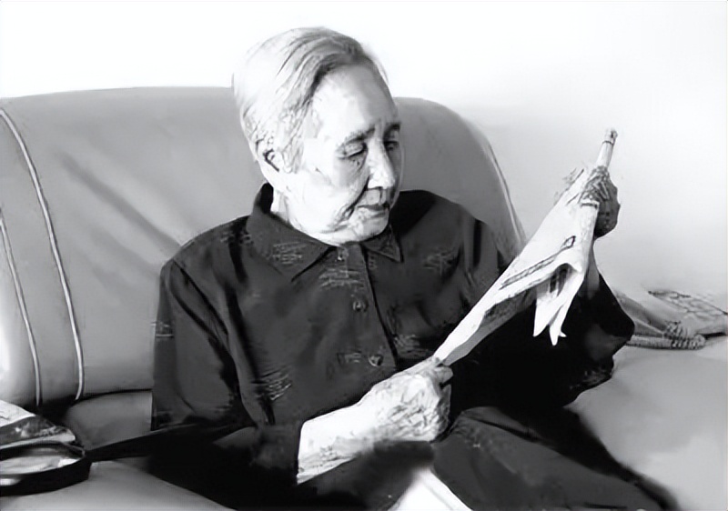 金日成苦寻女战友50年，看到照片急忙道：“没错，就是她！”