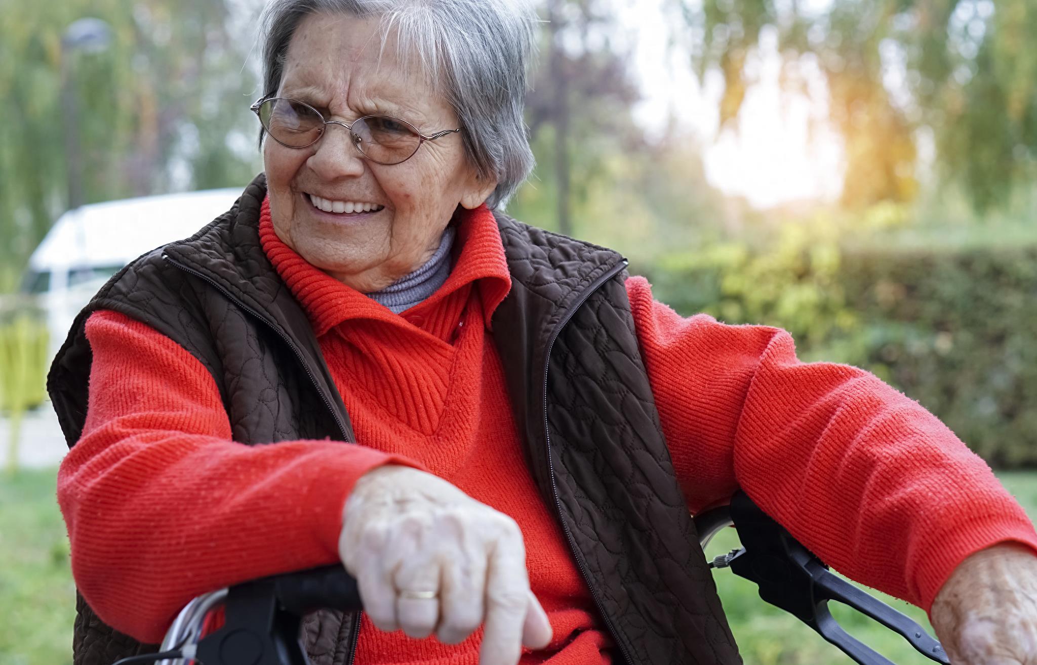 家庭和谐大盘点:妻子完美解决公公需求,丈夫大喜过望!