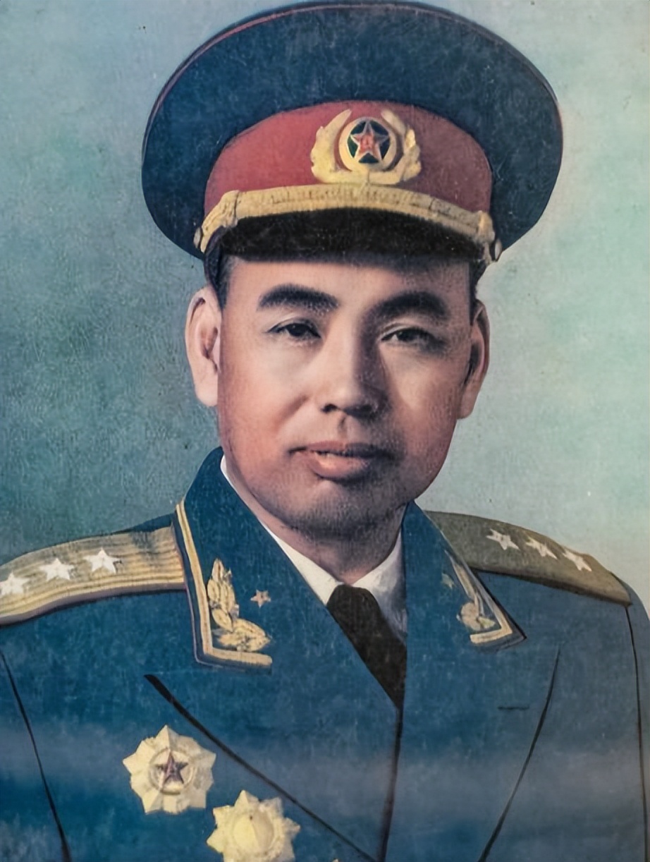 69年陈毅落选中央政治局委员，*世友许**愤愤不平，在会场做了一件事