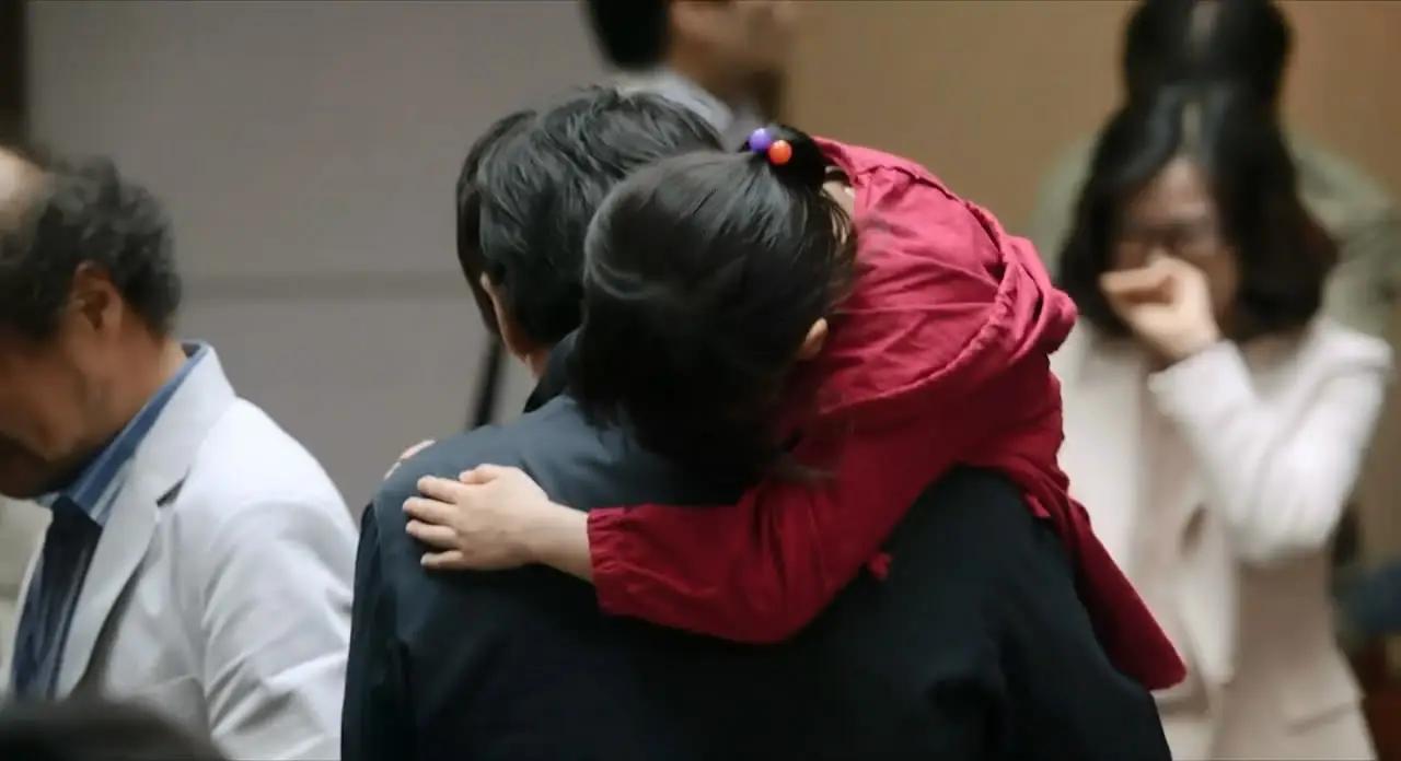 小女孩被可疑男子尾随的后续,九岁女童遭黑衣男子尾随