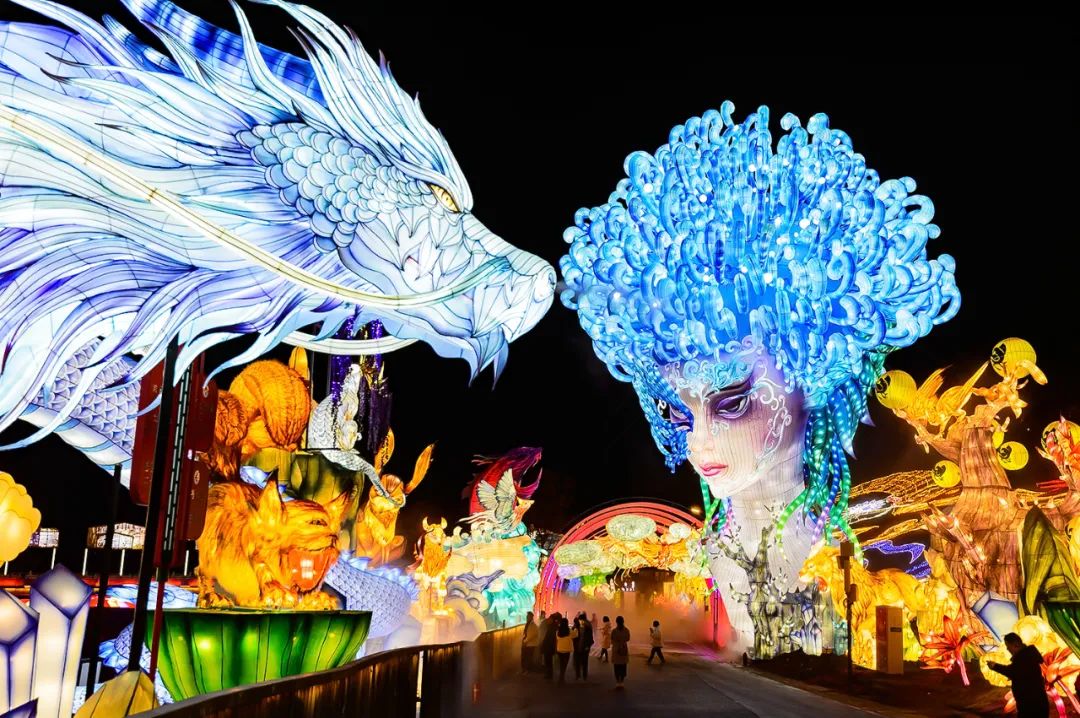 如果你要写自贡，就不要只写自贡