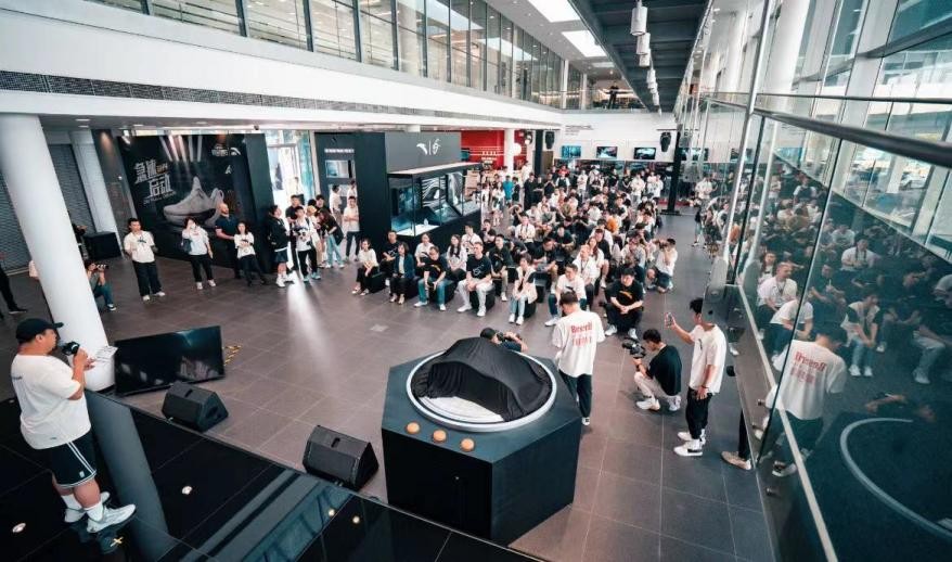 为什么李宁安踏大降价,安踏和李宁涨价