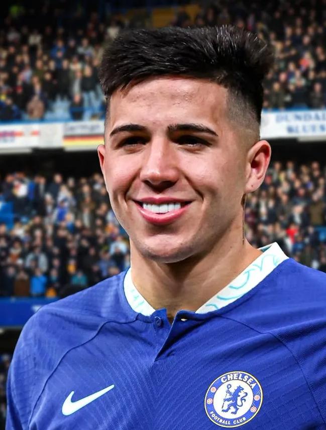 唏嘘，金球第三1300万遭甩卖！为1.2亿标王腾位置，5冠豪门或后悔