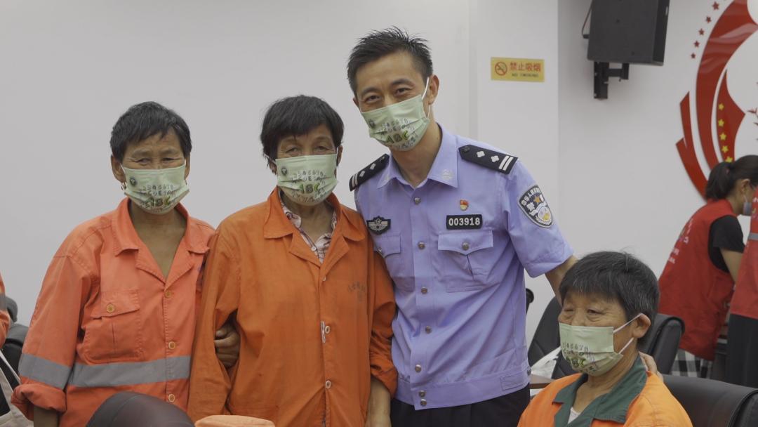 服务一方群众,公安民警用真心真情服务一方群众