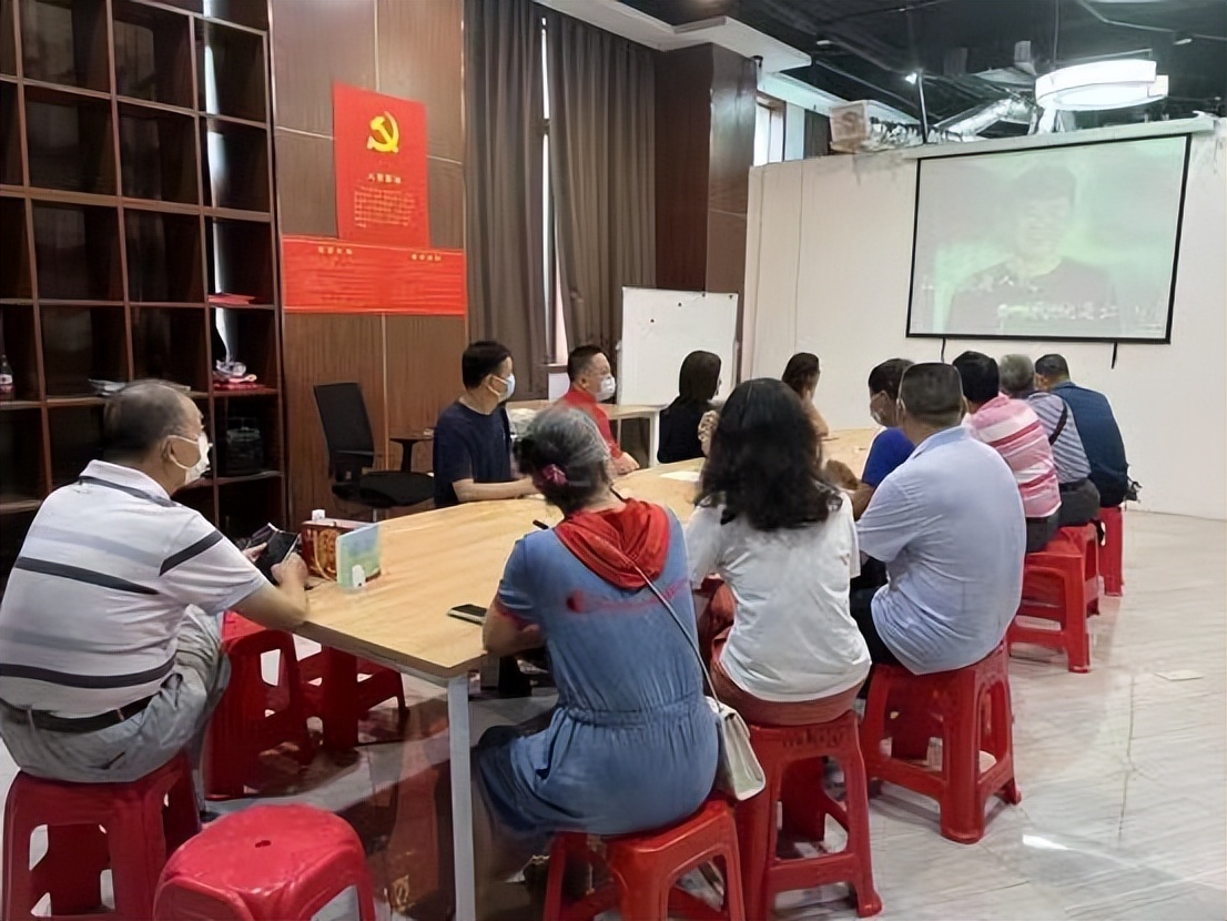 社区开展强国复兴有我快闪活动,强国复兴有我全民阅读快闪活动