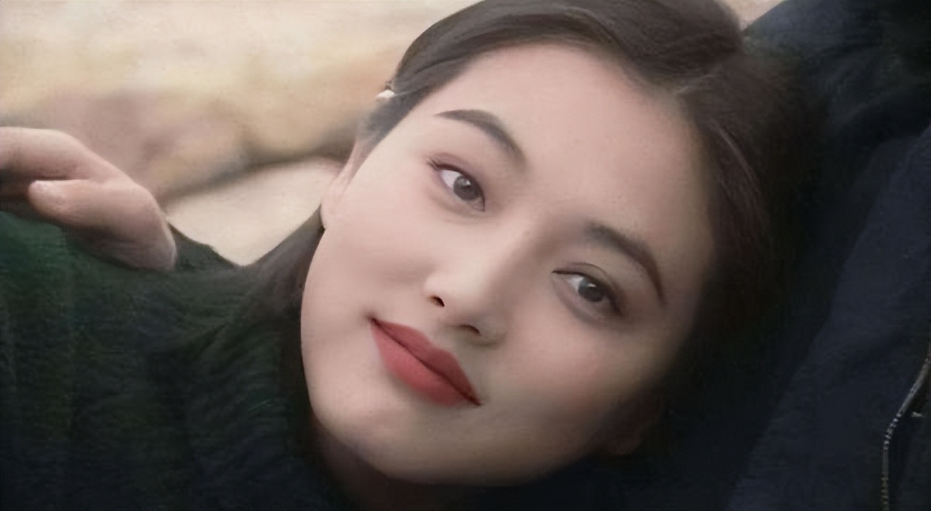 张延：TVB训练班出身，因《粉红女郎》名声大噪，如今安心演长辈